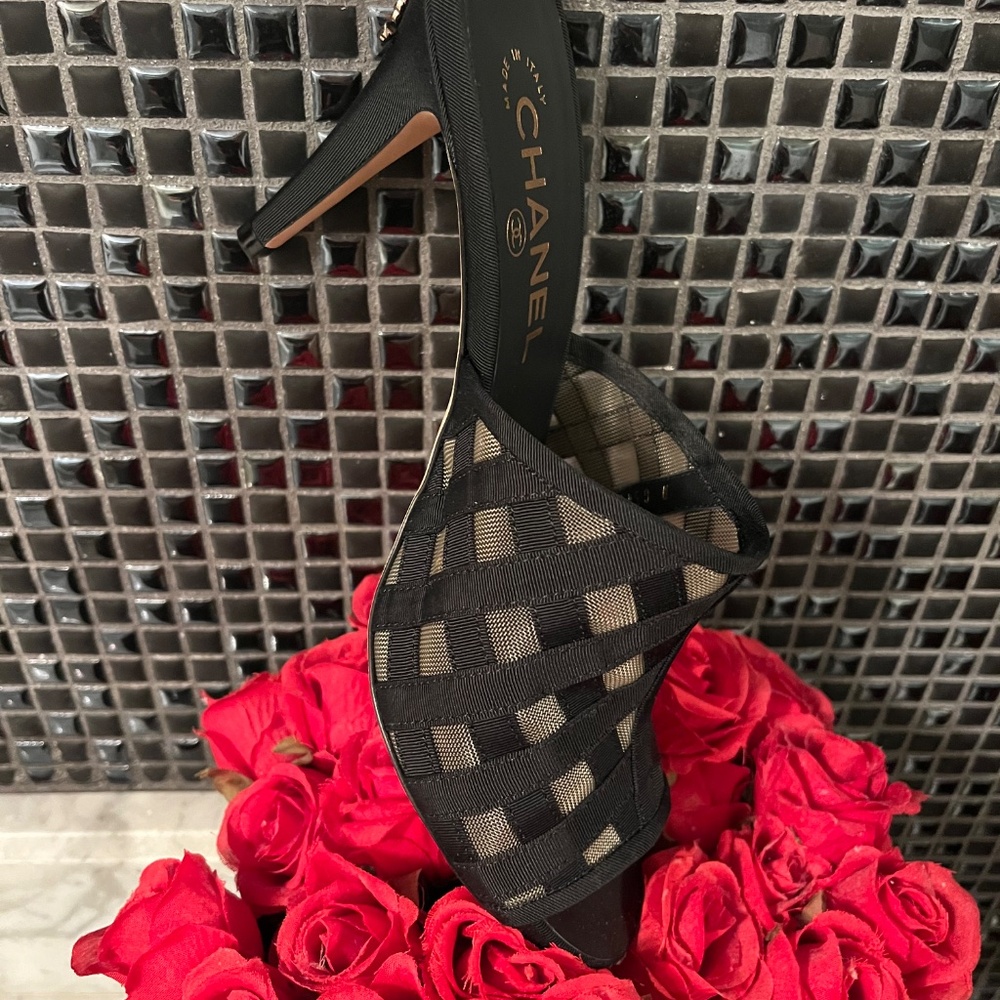 Authentic Chanel heels - Picture 10 of 15